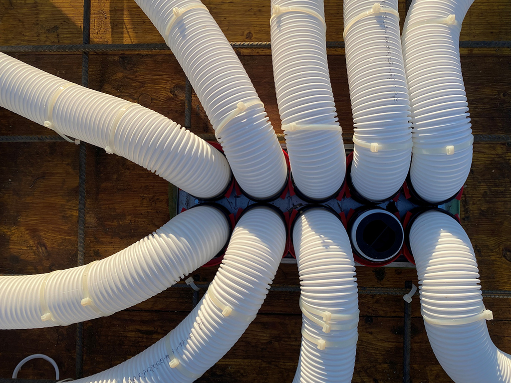 ComfoTube90 flexibilis csőrendszer a monolit vasbeton födémben